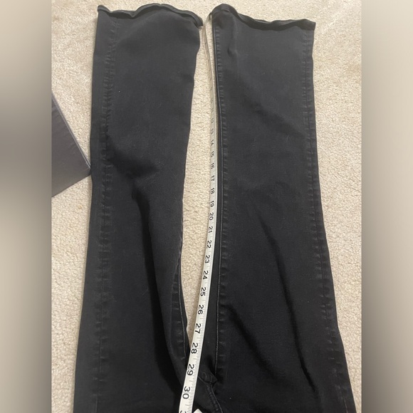 American Eagle Jeans - Picture 7 of 9